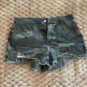 Camo Green Distressed Women's Shorts